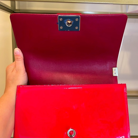 CHANEL medium plexiglass boy bag - Picture 8 of 11